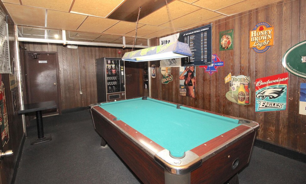 More Photos Of 1916-1920 S Christopher Columbus Blvd, Philadelphia Bar For Sale