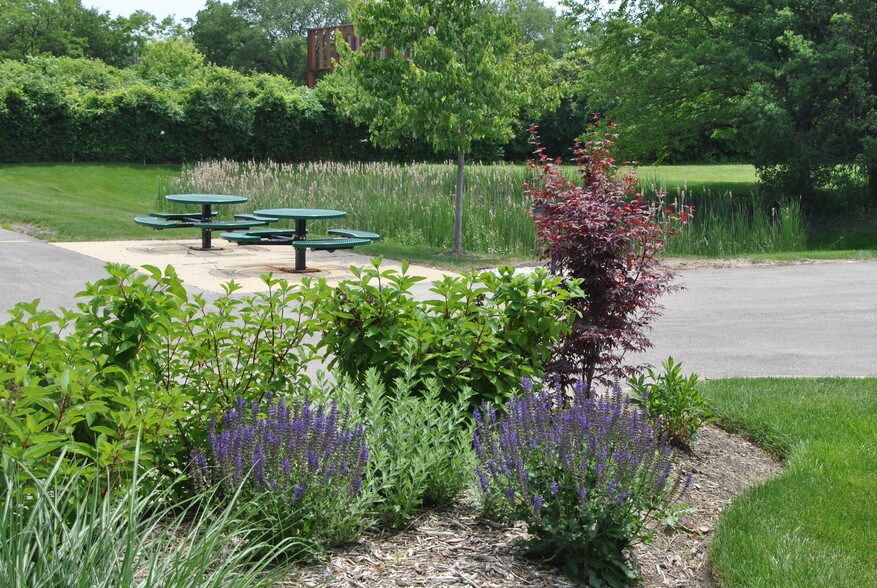 More Photos Of 2280 Hicks Rd, Rolling Meadows Unknown For Lease