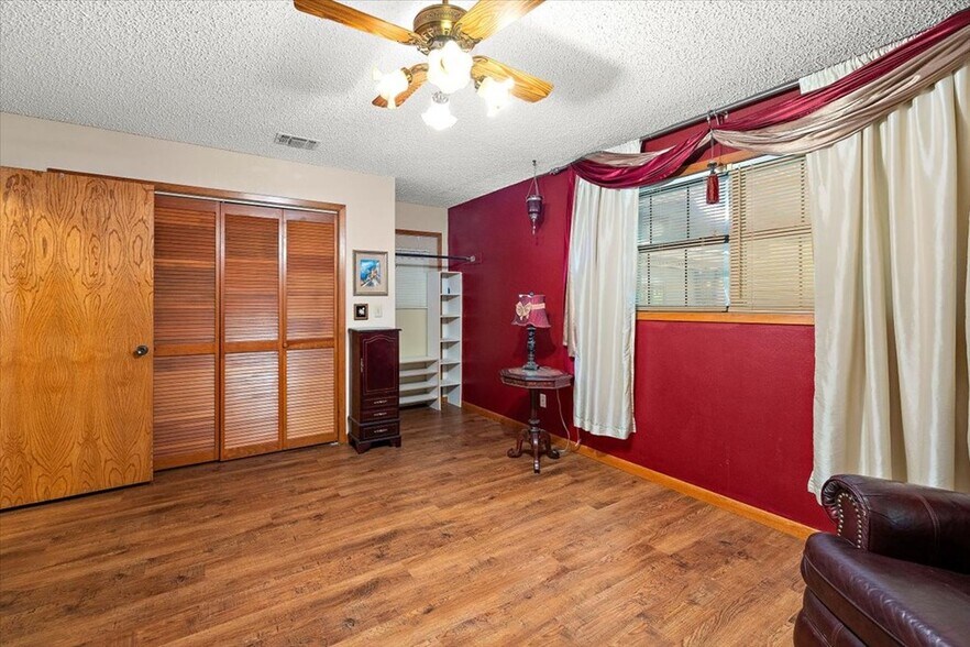 More Photos Of 155 Country Craft Rd, Lufkin Apartments For Sale