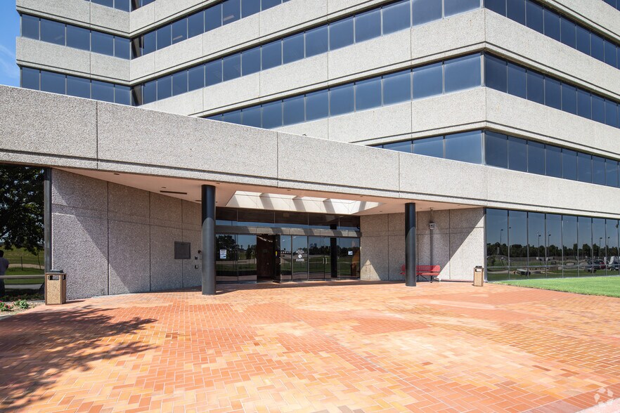 More Photos Of 10159 E 11th St, Tulsa Office For Lease