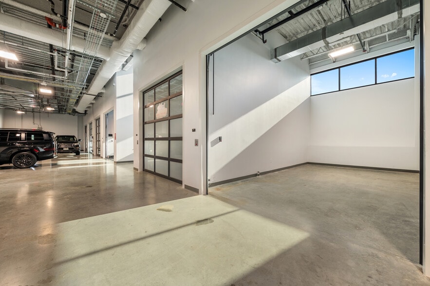 More Photos Of 4229 FM 620, Austin Showroom For Sale