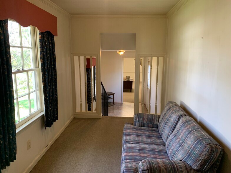 More Photos Of 6403 Mallory Dr, Richmond Office For Sale