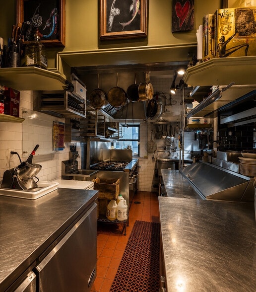 More Photos Of 303-305 Broome St, New York Apartments For Lease