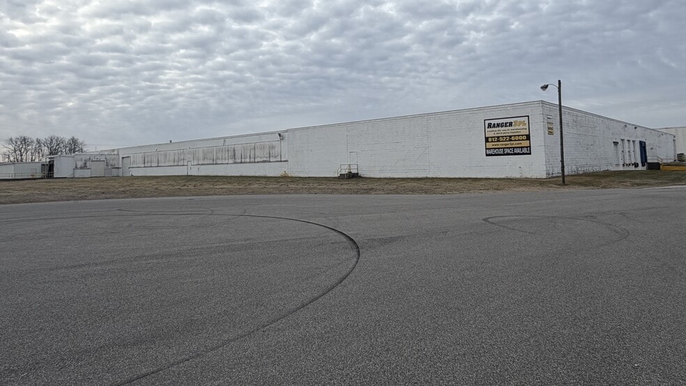 Primary Photo Of 624 B Ave E, Seymour Warehouse For Lease