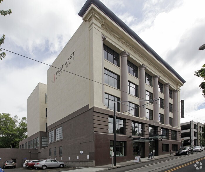 More Photos Of 525 NE Oregon St, Portland Office For Lease