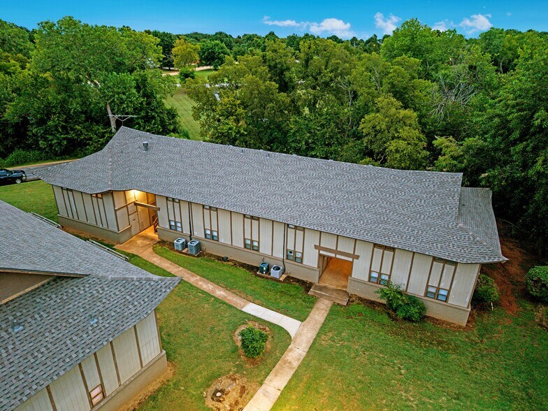 More Photos Of 3000 S 9th St, Chickasha Apartments For Sale