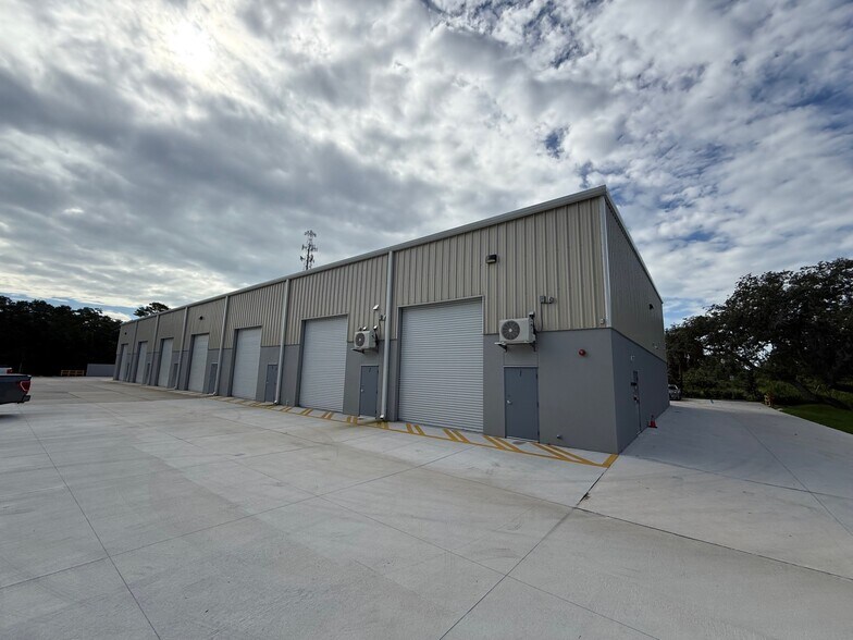 More Photos Of 2161 Franklin Drive NE, Palm Bay Warehouse For Lease