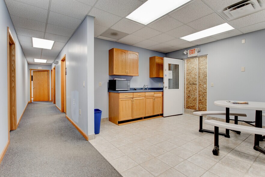 More Photos Of 5773 E Main Street Rd, Batavia Warehouse For Lease