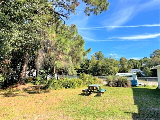 More Photos Of 1421 S 10th St, Fernandina Beach Freestanding For Sale