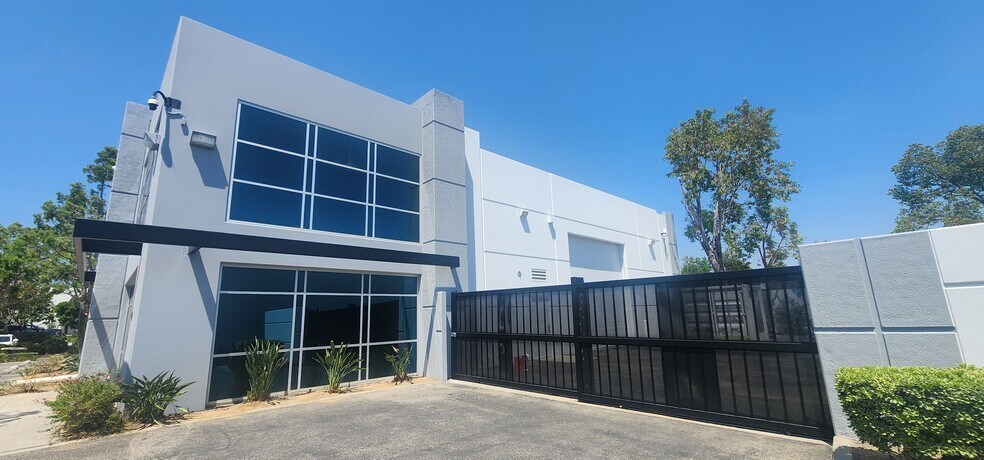 More Photos Of 9383 Charles Smith Ave, Rancho Cucamonga Warehouse For Lease