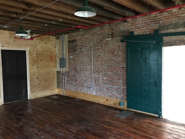 More Photos Of 686-688 Pennsylvania Ave, Hagerstown Flex For Sale