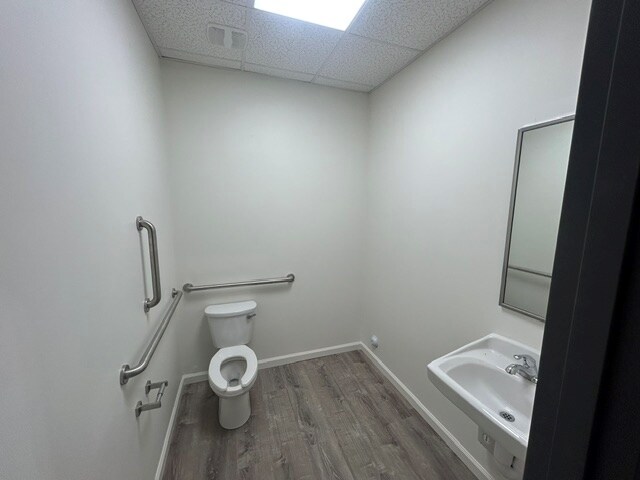 More Photos Of 585 Chatham St, Sanford Showroom For Lease