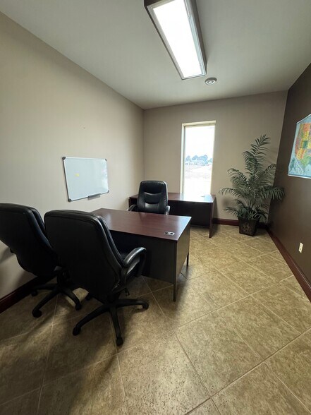 More Photos Of 1000 Hedstrom Dr, Ashland Warehouse For Lease