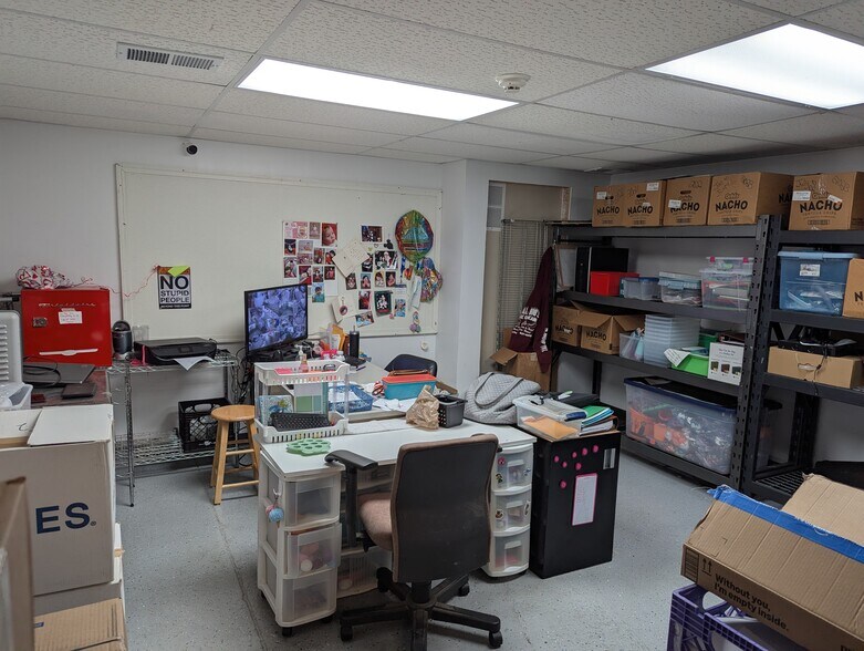 More Photos Of 1221 S Laramie, Peoria Freestanding For Sale