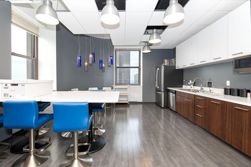 More Photos Of 50 Public Sq, Cleveland Office For Lease