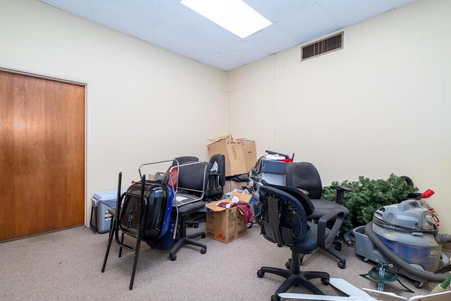 More Photos Of 630 Market St, Steubenville Office For Sale