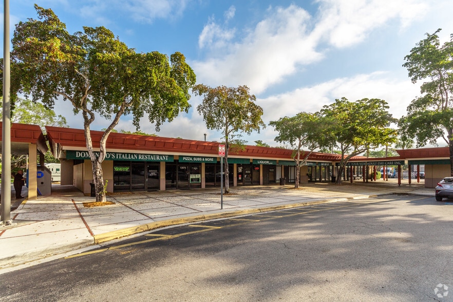 Primary Photo Of 13905-13975 NW 67th Ave, Miami Lakes General Retail For Lease