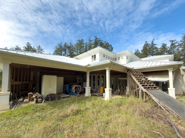 More Photos Of 46914 US-101, Bandon General Retail For Sale