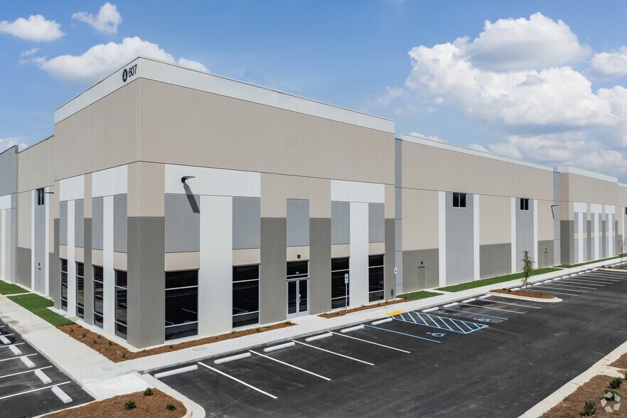 More Photos Of 410 Tradeport Dr, Summerville Unknown For Lease