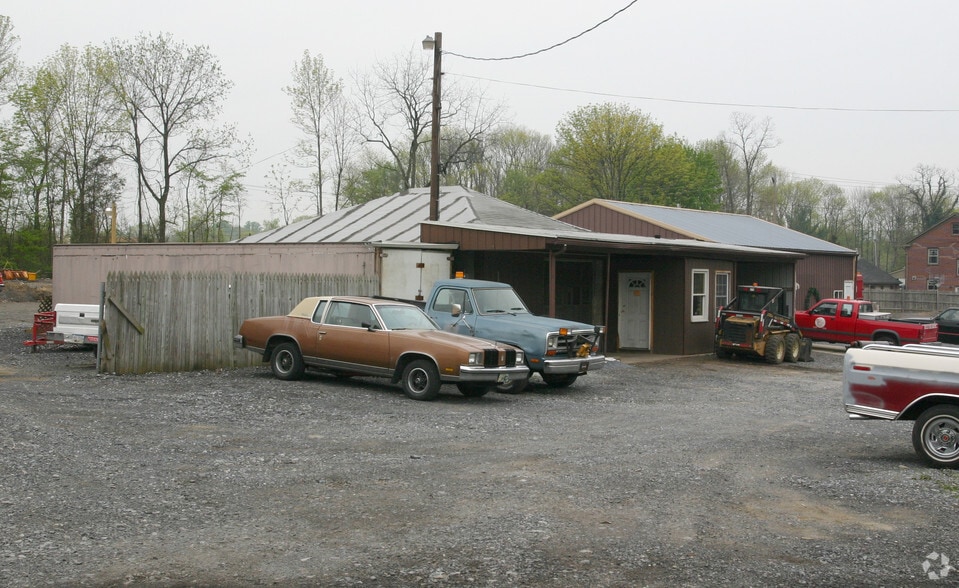 Primary Photo Of 2690 E Harrisburg Pike, Middletown Freestanding For Lease