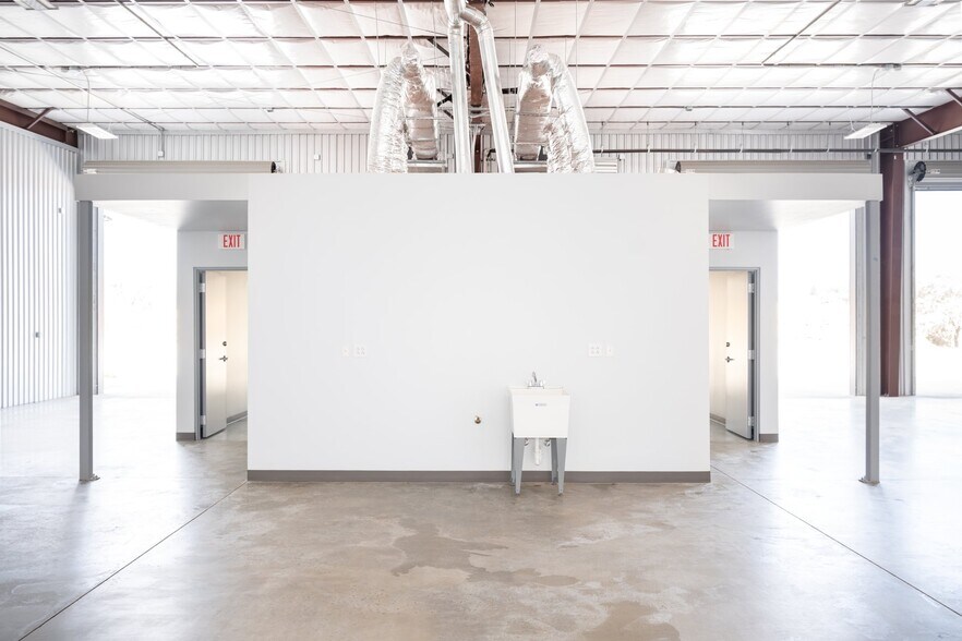 More Photos Of 1900 S Cranes Mill Rd, New Braunfels Unknown For Lease