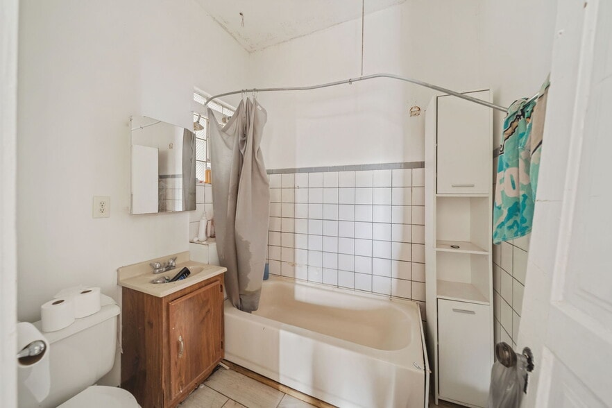 More Photos Of 2236 W 19th St, Chicago Apartments For Sale