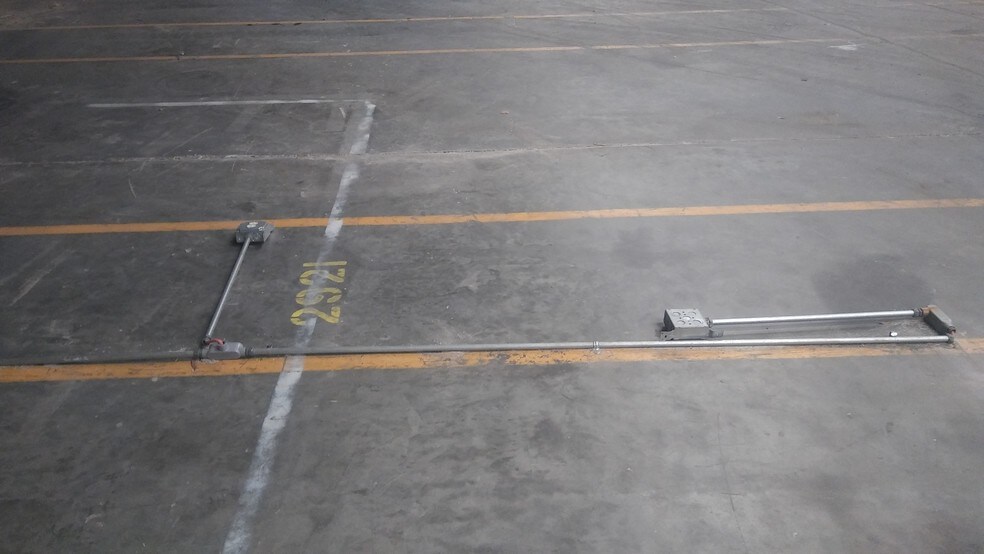 More Photos Of 5017 N Coolidge Dr, Tampa Industrial For Sale