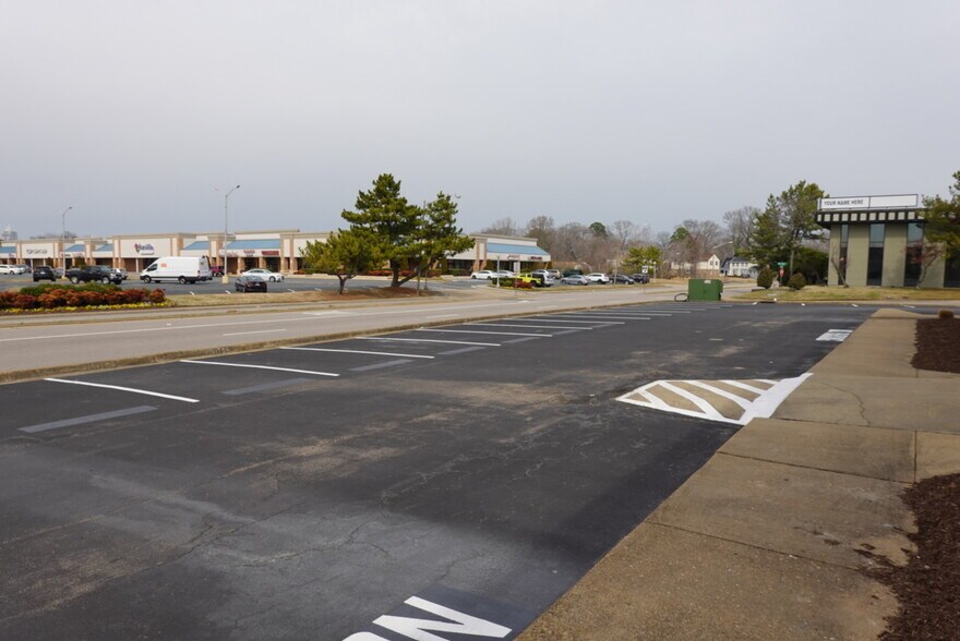 More Photos Of 4190 S Plaza Trl, Virginia Beach Office For Lease