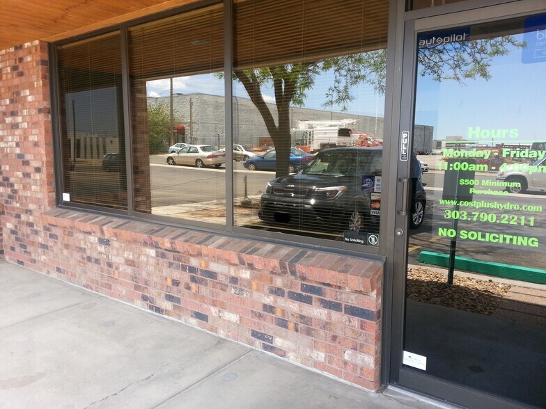 More Photos Of 6801 S Emporia St, Englewood Light Distribution For Lease