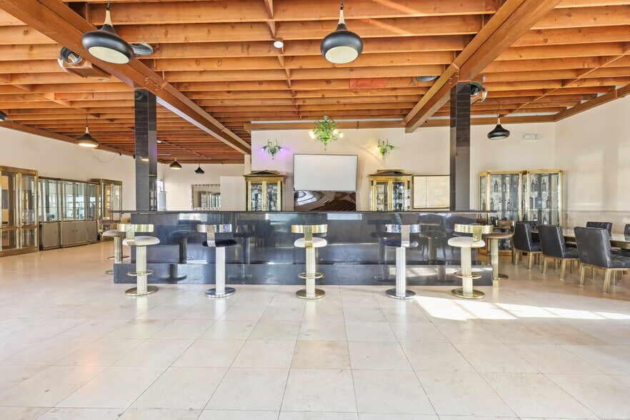 More Photos Of 176-178 S Alvarado St, Los Angeles Medical For Sale