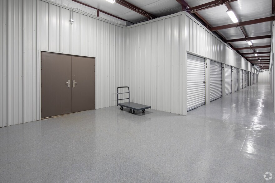 More Photos Of 112 Benton Way, Benton Self Storage For Sale