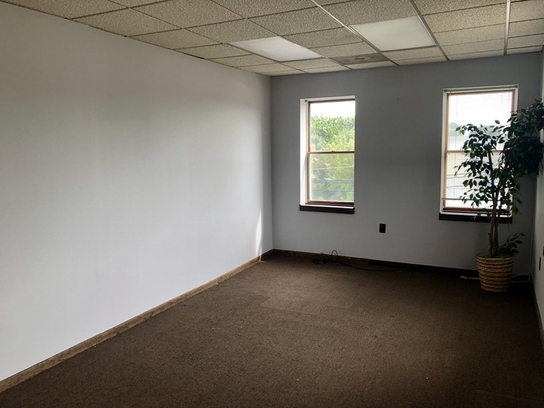 More Photos Of 30 South St, Freehold Office For Sale