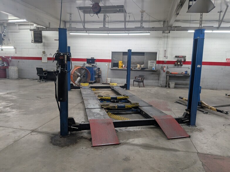 More Photos Of 3024 Fremont St, Las Vegas Auto Dealership For Lease