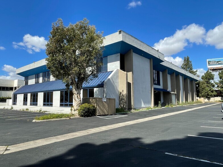 More Photos Of 171 S Anita Dr, Orange Medical For Lease