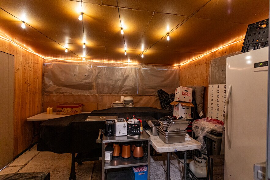 More Photos Of 13899 MT HIGHWAY 200 Hwy, Sun River Bar For Sale