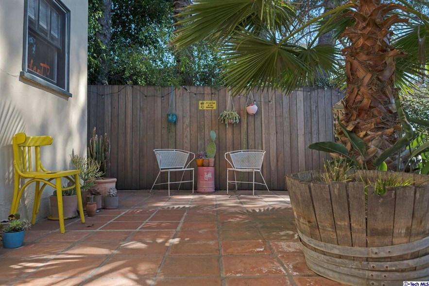 More Photos Of 3201 Hamilton Way, Los Angeles Apartments For Sale