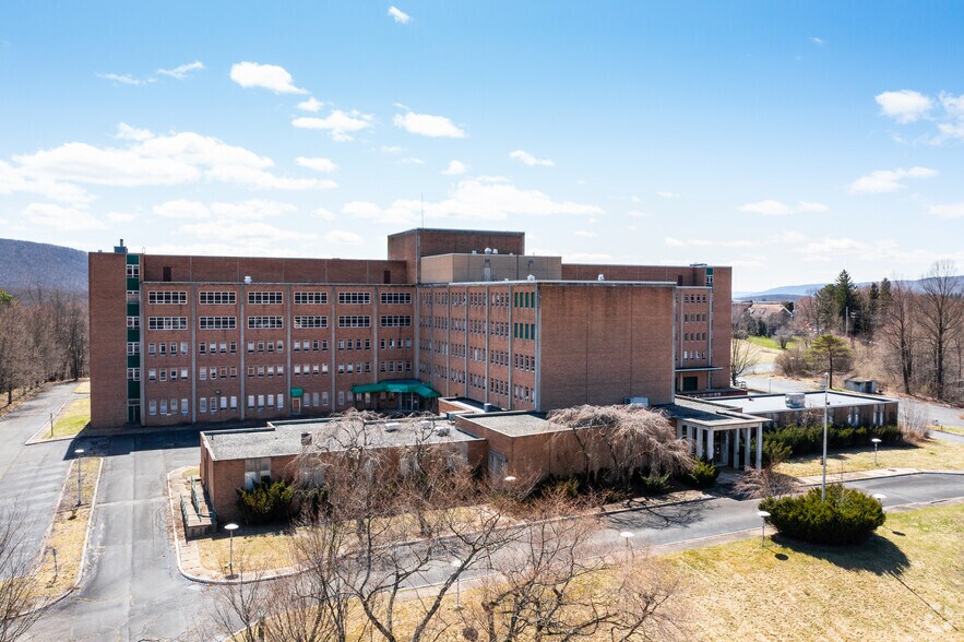 More Photos Of 101 Broad St, Ashland Hospital For Sale
