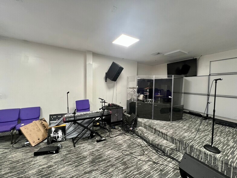 More Photos Of 6300-6306 Pembroke, Miramar General Retail For Sale