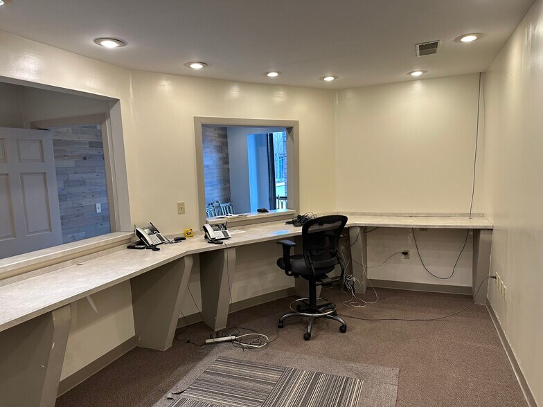 More Photos Of 6901-6909 Burlington Pike, Florence Medical For Sale
