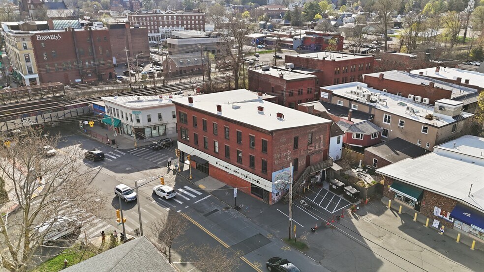 More Photos Of 1 Market St, Northampton Storefront Retail Residential For Lease