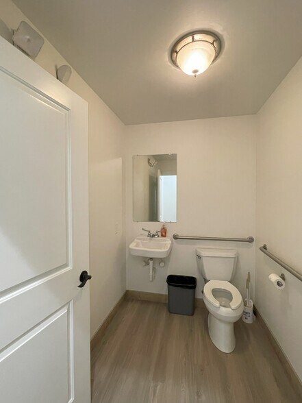 More Photos Of 109 Enterprise Pky, Boerne Loft Creative Space For Lease