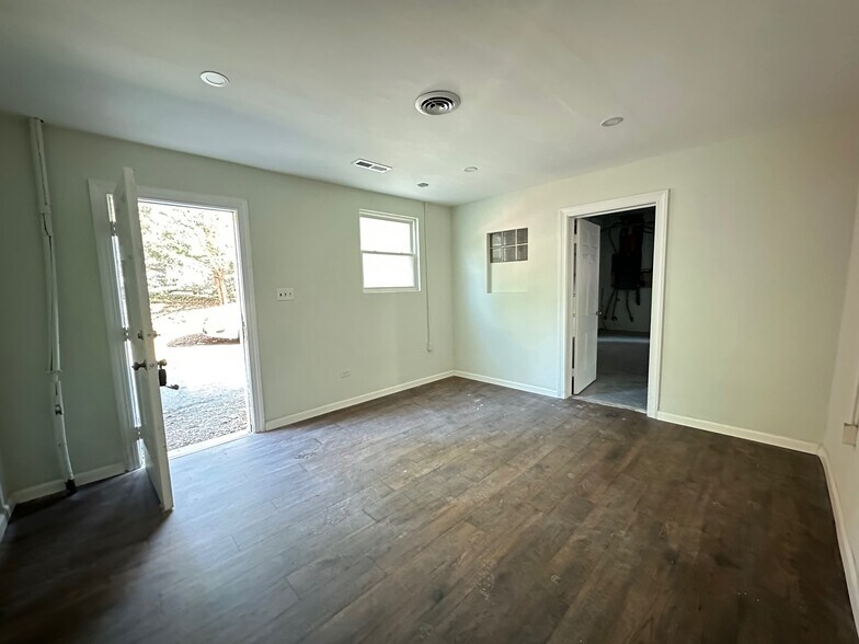 More Photos Of , Charlottesville Flex For Sale