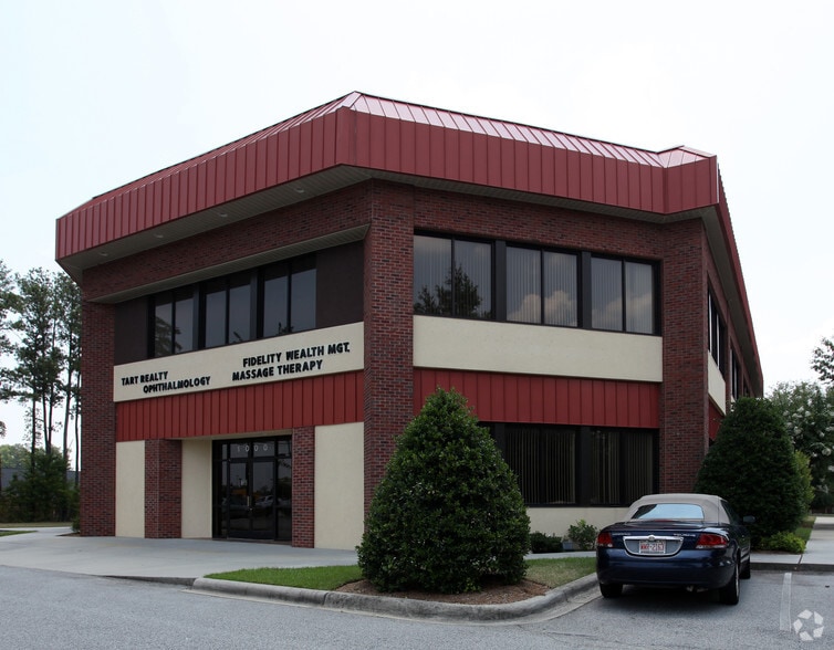 More Photos Of 1000 N Main St, Fuquay-Varina Medical For Lease