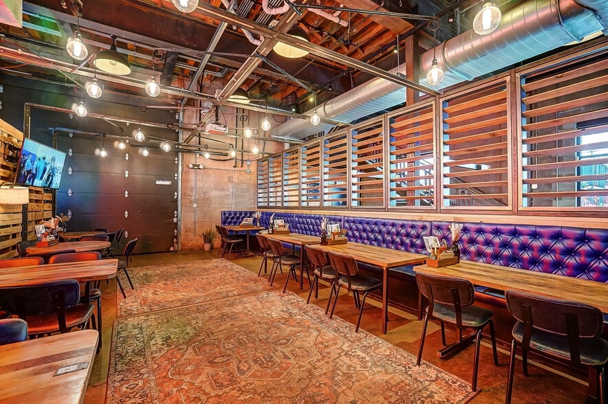 More Photos Of 463 W Town St, Columbus Restaurant For Lease