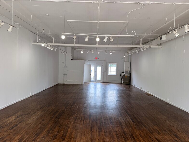 More Photos Of 106-128 N Avondale Rd, Avondale Estates Storefront Retail Office For Lease