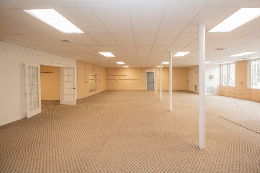 More Photos Of 21-69 S Main St, Leicester Light Distribution For Lease