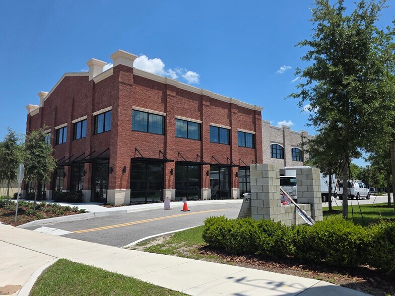 More Photos Of 425 S Woodland Blvd, Deland Office For Lease