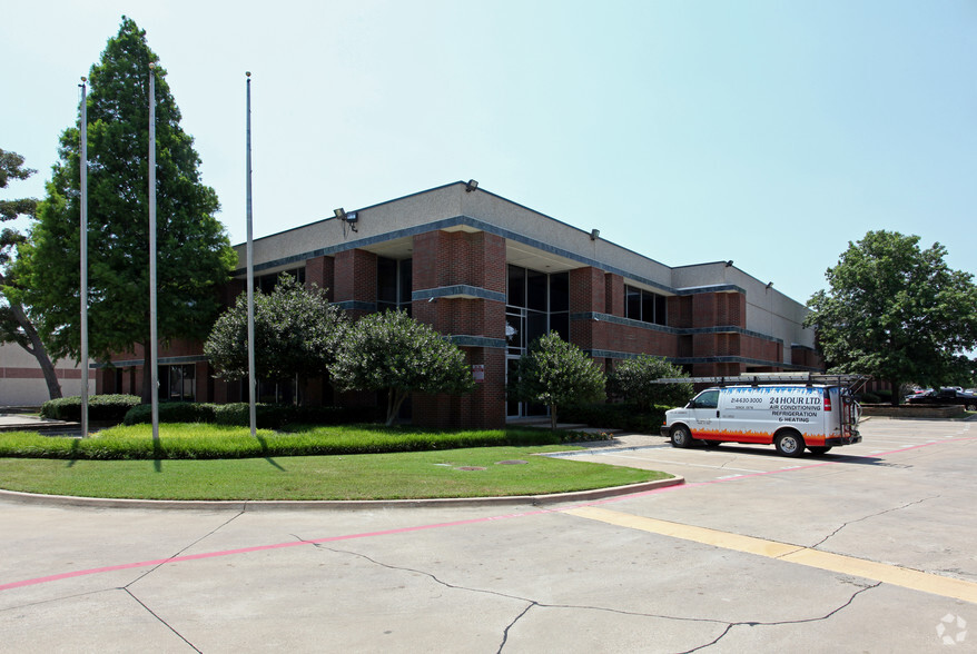 Primary Photo Of 1625 W Crosby Rd, Carrollton Light Distribution For Lease