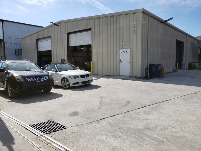 More Photos Of 3702 Arc St, Houston Warehouse For Lease