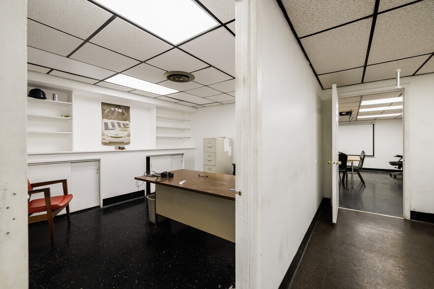 More Photos Of 100 Pixley Industrial Pky, Rochester Manufacturing For Sale